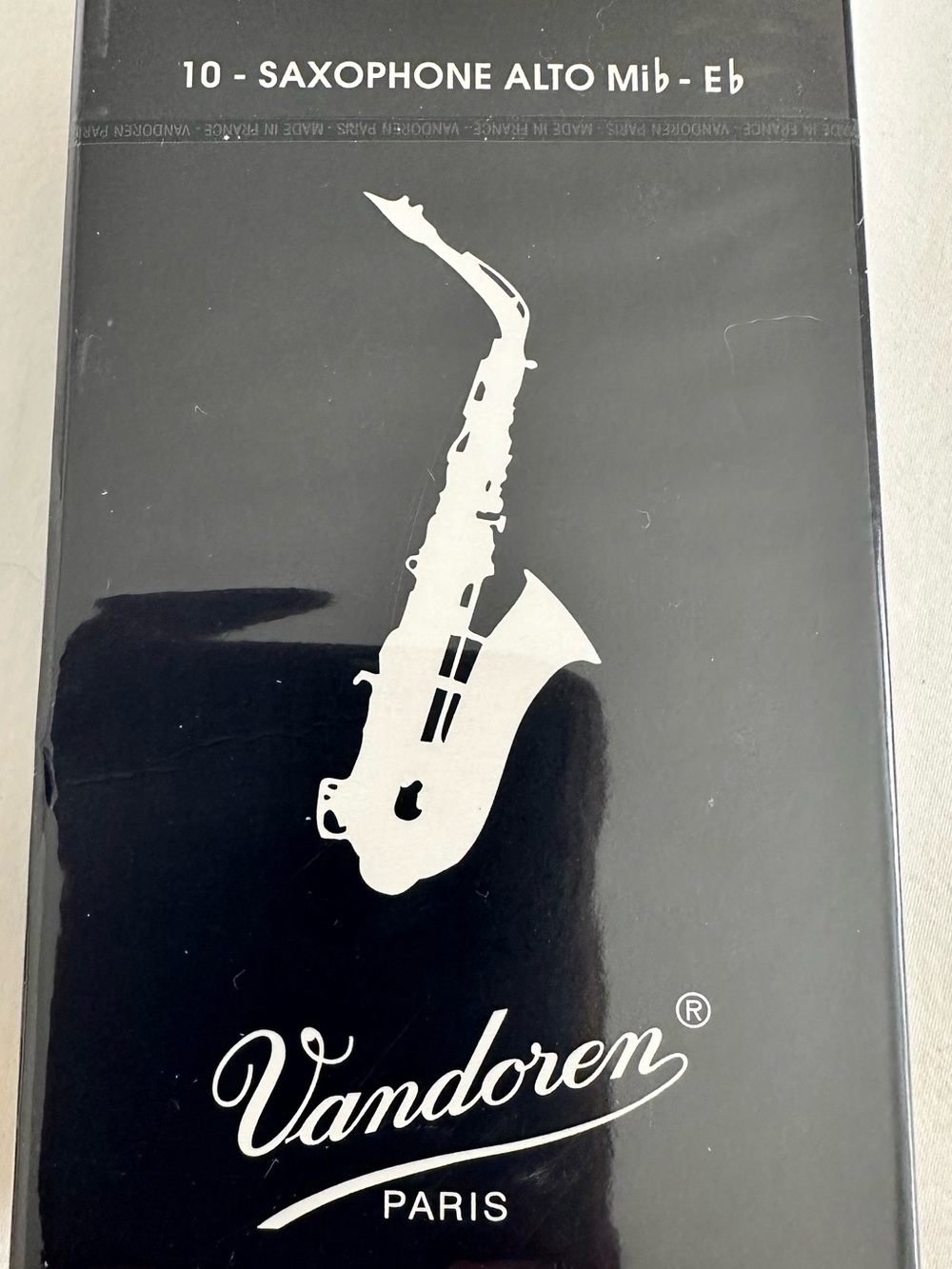 Vandoren Alto Saxophone Reeds (Eb) Strength 2.5 Box of 10